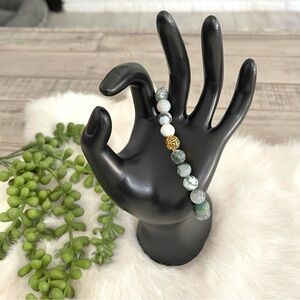 Moohan Swirly Green Beaded Elastic Bracelet with Gold Accent Bead